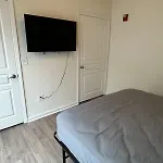 1Br With Queen Bed And Recliner Couch Free Parking